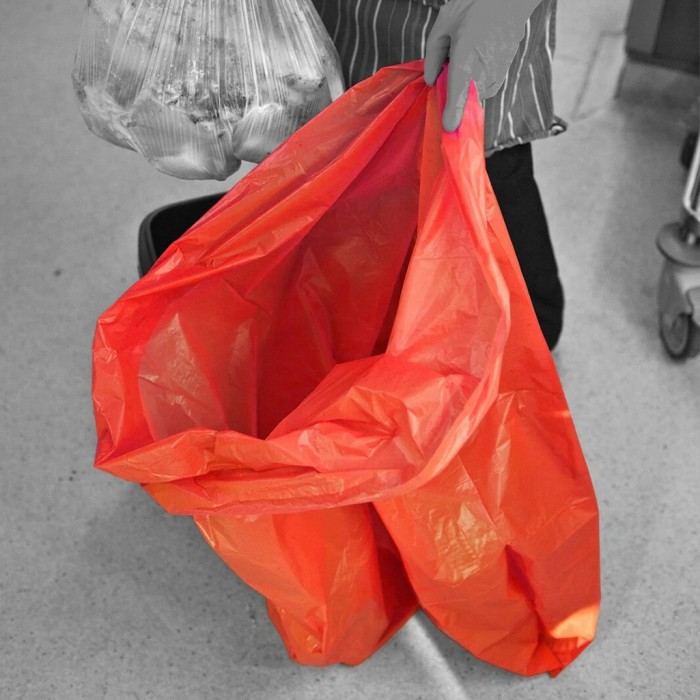 Red Bin Bags / Refuse Sacks - 10kg Medium Duty - 18" x 29" x 39"