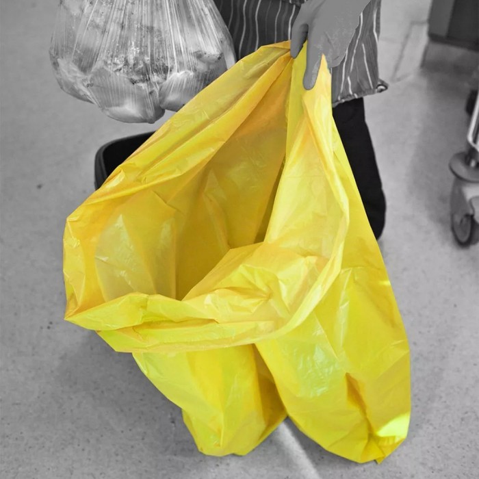 Yellow Bin Bags / Refuse Sacks - 10kg Medium Duty - 18" x 29" x 39" Yellow Bin Bags / Refuse Sacks - 10kg Medium Duty - 18" x 29" x 39"